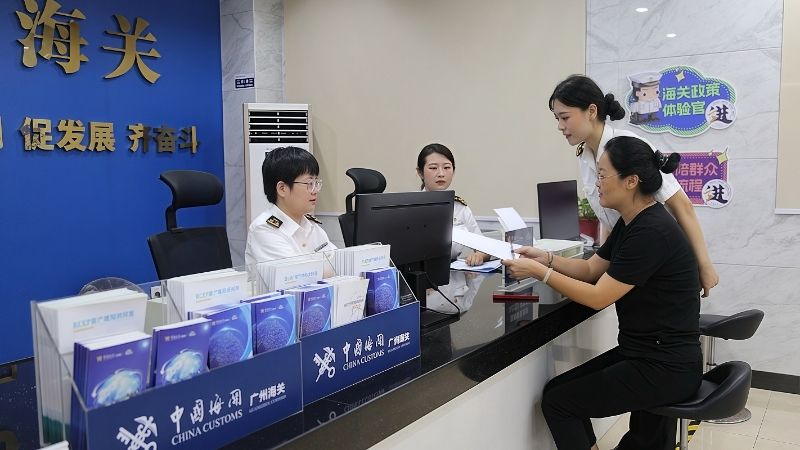 动植检处、荔湾海关开展“我陪群众走流程”推动政务服务再提升
