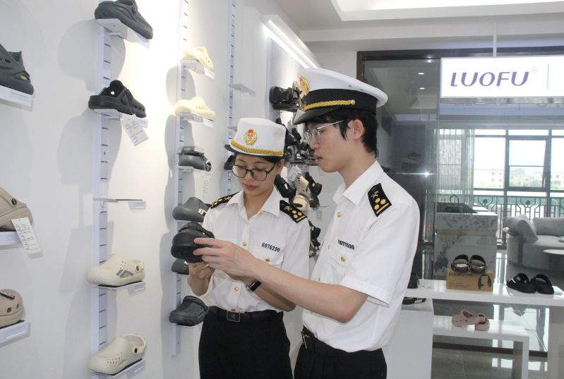 海关关员深入辖区制鞋企业开展调研