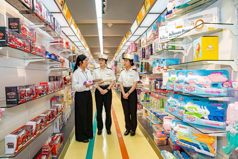 海关关员到辖区玩具企业开展产品质量安全技术指导